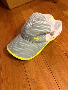 Nike Golf white, gray and neon yellow hat